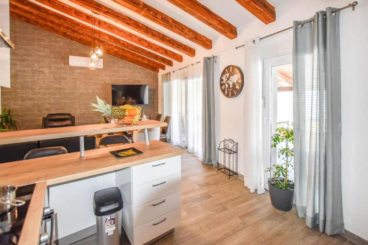 Villa Pave Pakostane
