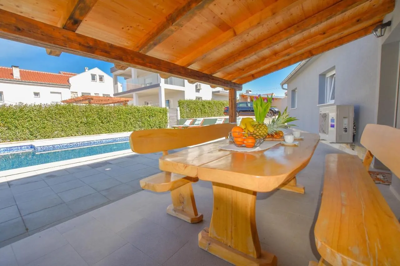 Villa Pave Pakostane