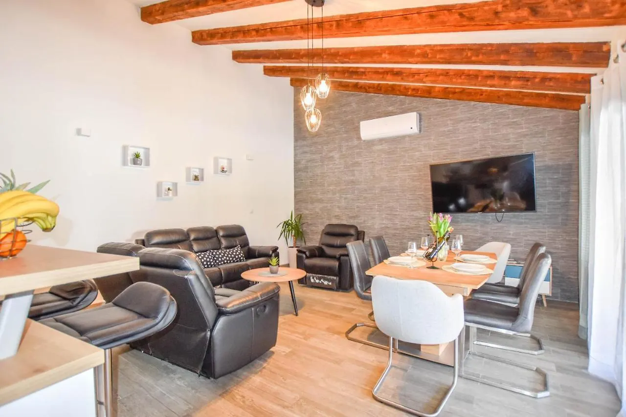 Villa Pave Pakostane