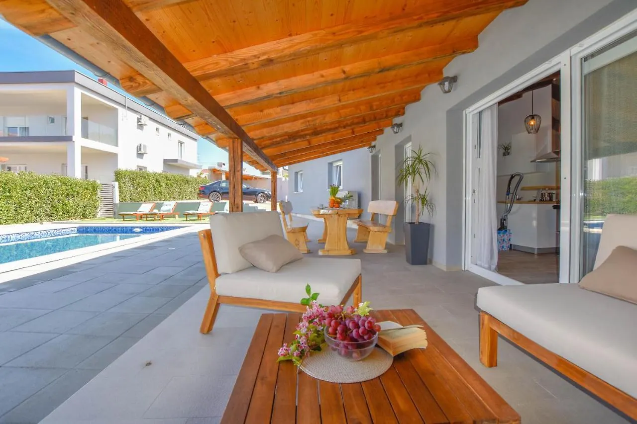 Villa Pave Pakostane Croatia